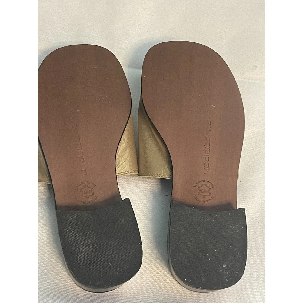 Liz‎ Claiborne Sandals Womens Size 6.5 M Gold Slip On Low Heels Metallic Bin2